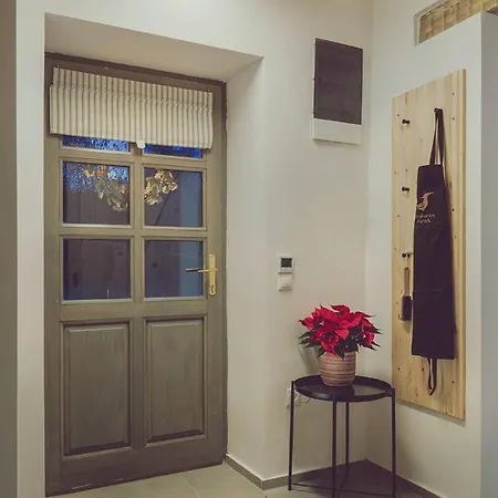 아파트 Madaras Hazak Cserhatszentivan